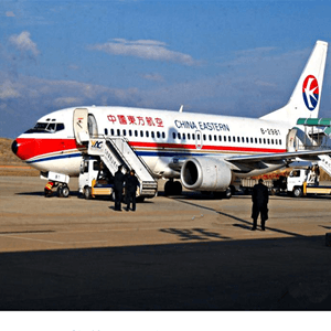 新郑机场空运航空快运业稳步发展的原因是什么？